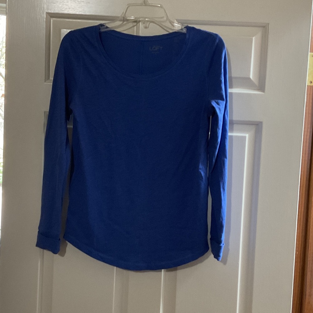LOFT Women's Vibrant Blue Long Sleeve Tee. Excellent condition. 23” shoulder to
